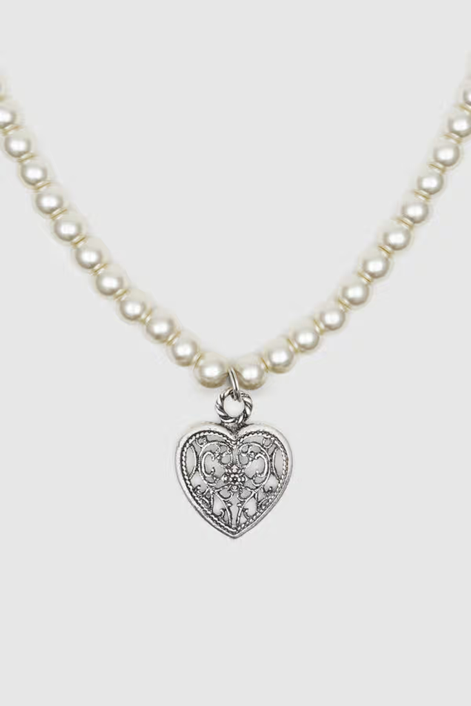 Trachtenkette mit Perlen in ecru und Herzanhänger