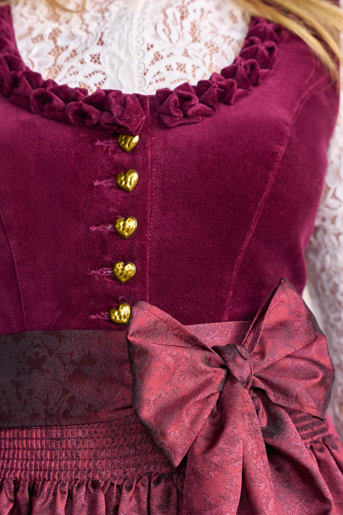 113168-060-0090 Dirndl Ayana dquadrat Krüger