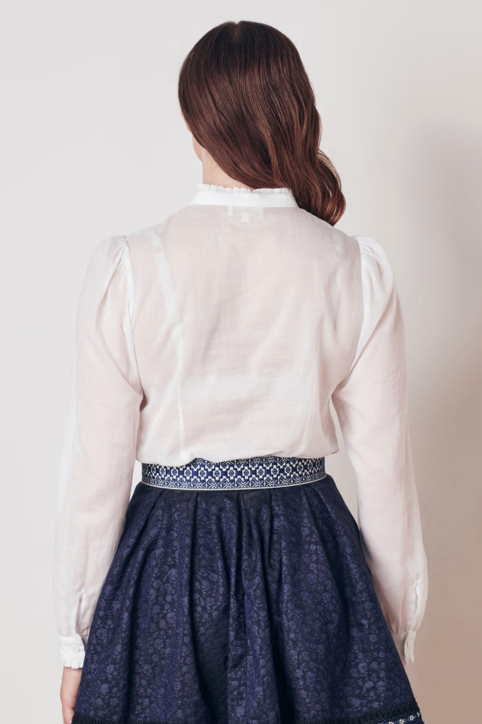 krueger-collection-bluseblair-weiss-dquadrat