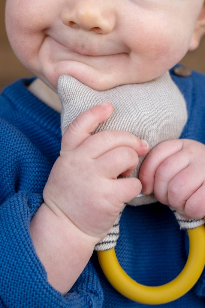 Beißring aus Baumwollstrick und Silikon - Katzenmotiv - Sophie Home - Geschenke