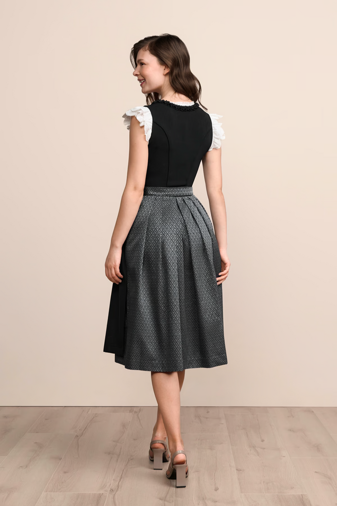 DirndlANICA-KrugerMadl-70cm-418070-070-0004-dquadrat_1