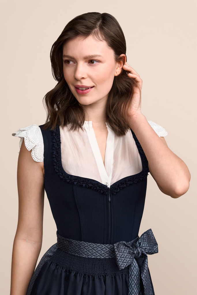 DirndlANICA-KrugerMadl-70cm-418070-070-0080-dquadrat_3