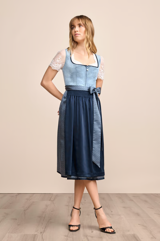 DirndlDENA-KrugerMadl-70cm-415568-070-0008-dquadrat_2