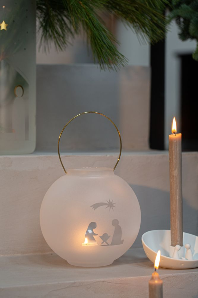 GefrostetesGlaswindlichtKrippe-92902-RaderDesign-dquadrat_2