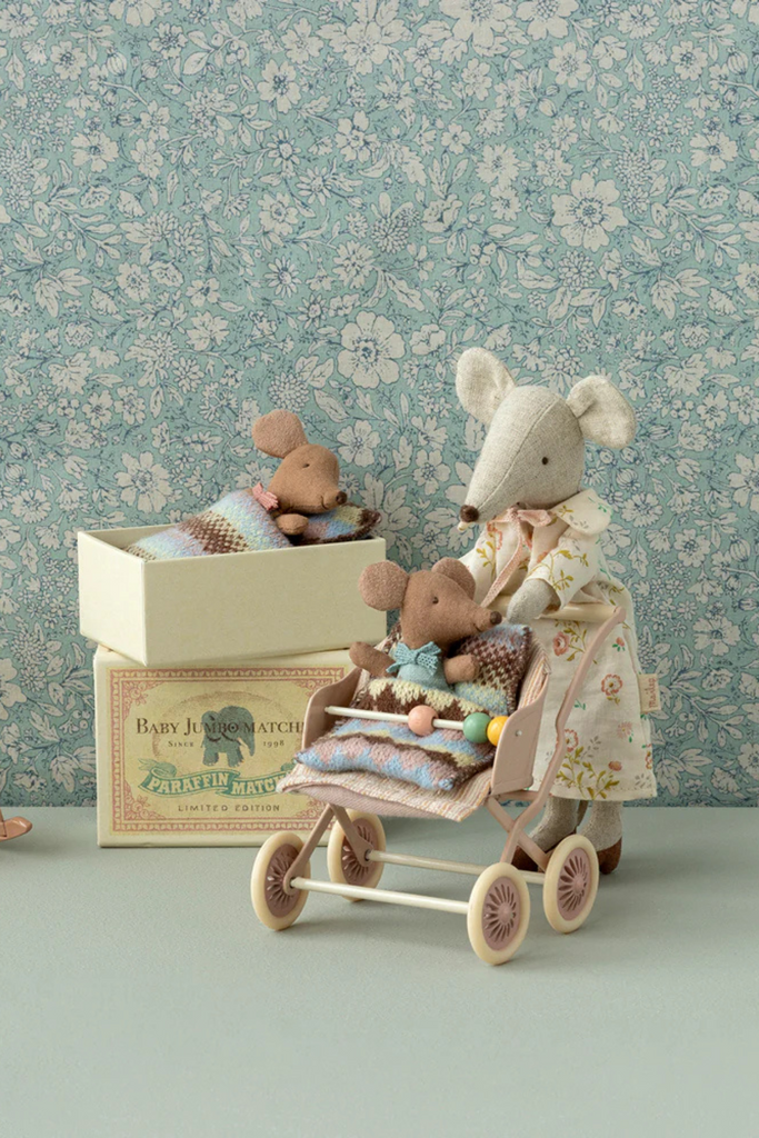 SleepywakeyBabyMausinStreichholzschachtel-Rose-17-4000-00-Maileg-dquadrat_3