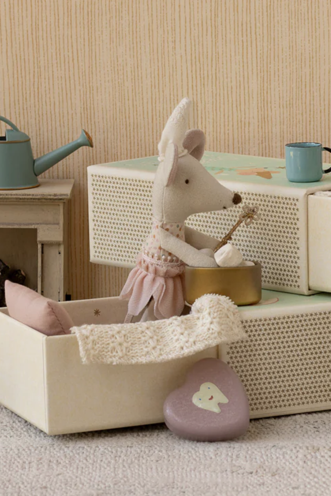 Zahnfee Maus - Kleine Schwester in  Streichholzschachtel - 17-5107-00 - Maileg-Dquadrat