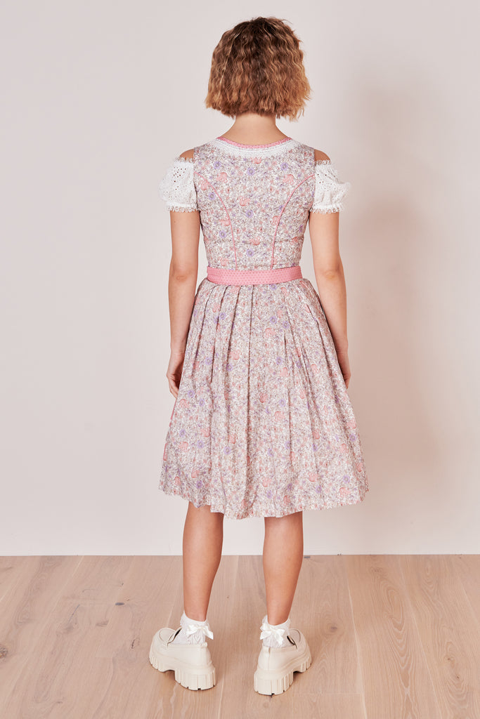  Analyzing image    dirndl-adarna-madl-krueger-rose-414067-060-0233-dquadrat_9