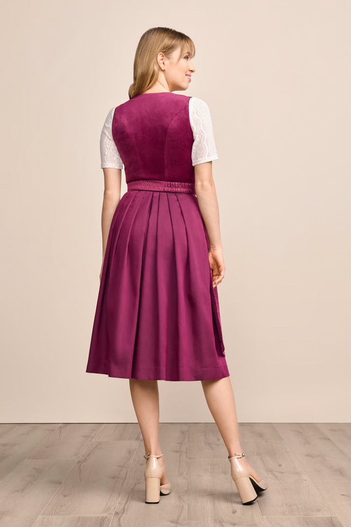 dirndl-alisha-beere-krueger-madl-415468-070-0031-dquadrat_2