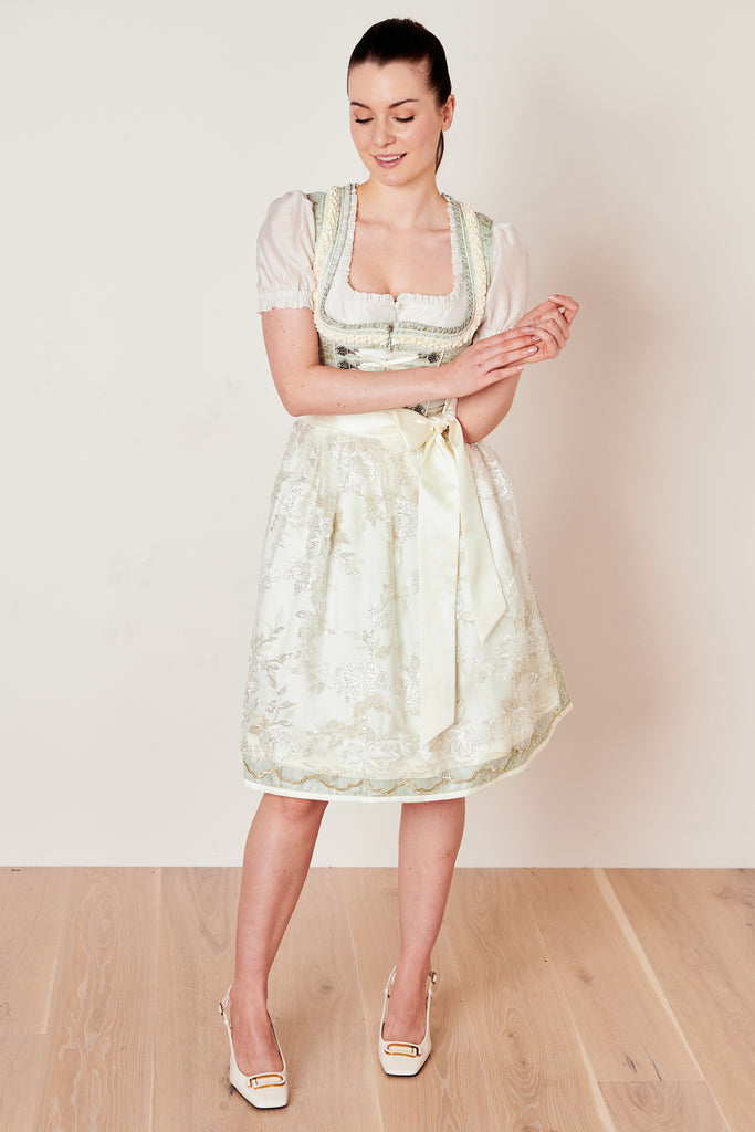  Analyzing image     dirndl-annetta-collection-krueger-hellgruen114467-060-0051-dquadrat_8