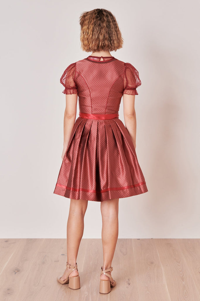 dirndl-armanda-madl-krueger-rot-419467-050-0009-dquadrat_9