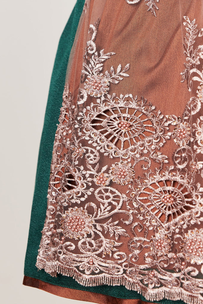 dirndl-asteria-collection-krueger-gruen-braun-116066-070-0507-dquadrat_8_7bb70a97-19c7-42a0-a5a0-e83df5f75dd5