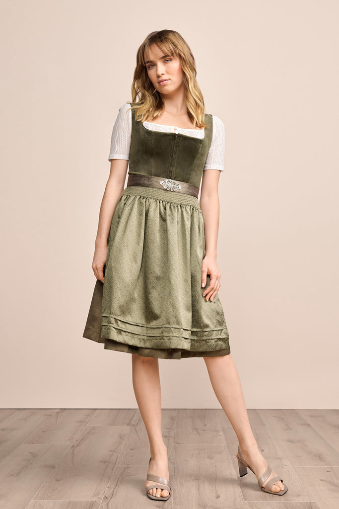dirndl-aurela-krueger-madl-412669-060-0056-dunkelgruen-dquadrat_1