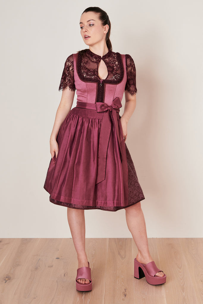  Analyzing image     dirndl-danila-collection-krueger-pink-11416-60600-035-dquadrat_9