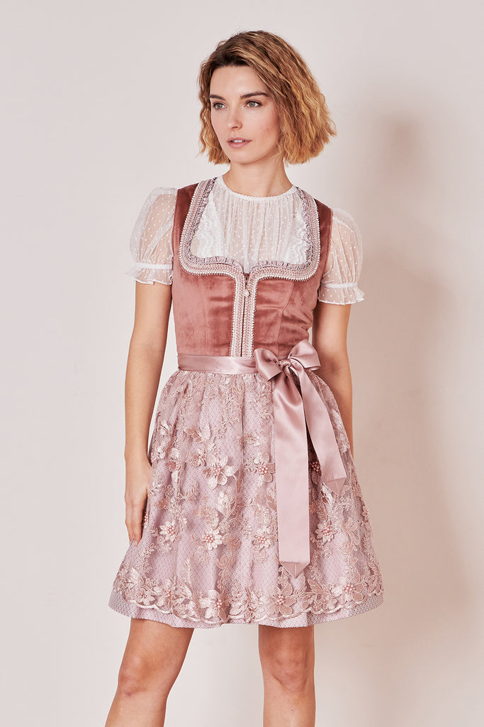dirndl-emery-madl-krueger-rose-415466-050-0033-dquadrat_17