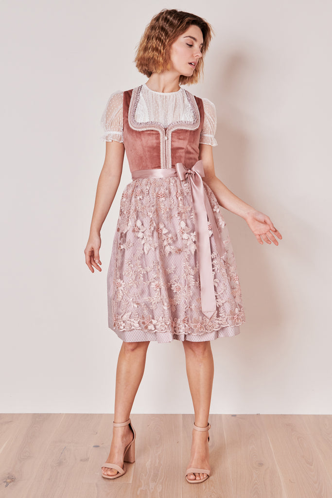 dirndl-emery-madl-krueger-rose-415466-060-0033-dquadrat_10