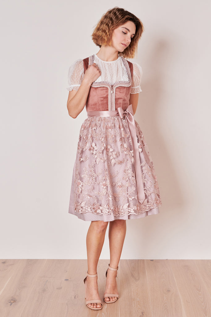 dirndl-emery-madl-krueger-rose-415466-060-0033-dquadrat_12