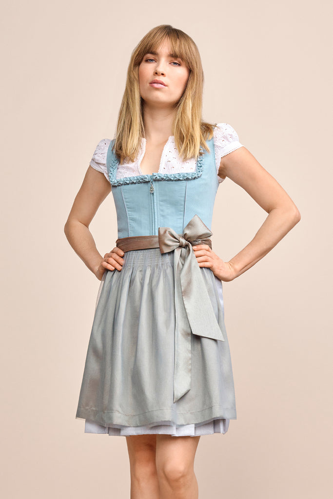 dirndl-emmeline-krueger-madl-415769-050-0081-hellblau-dquadrat_3