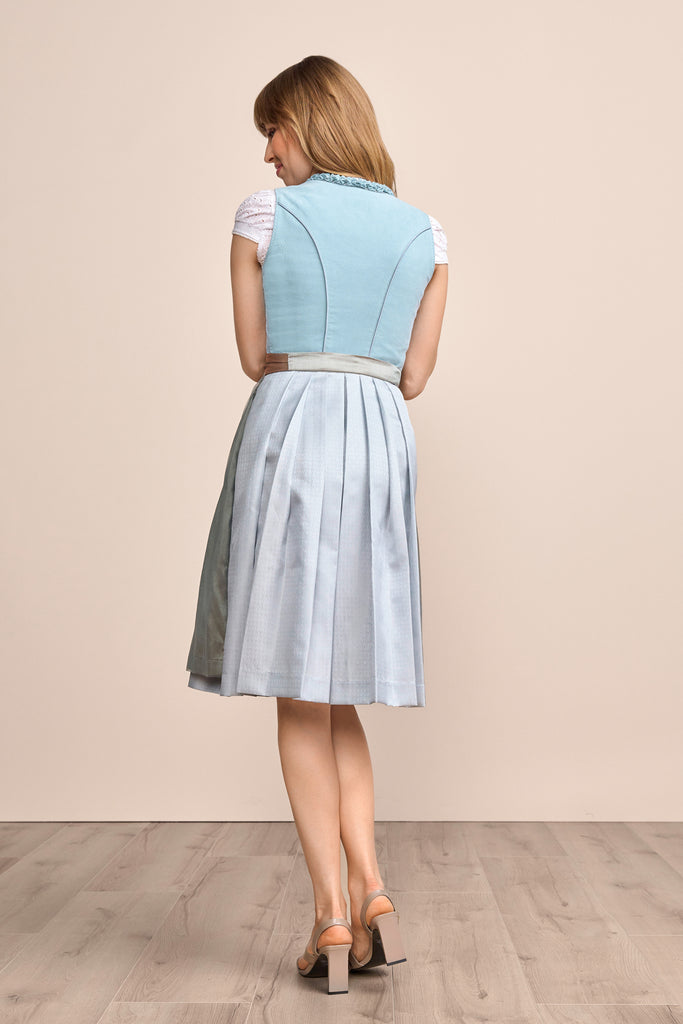 dirndl-emmeline-krueger-madl-415769-060-0081-hellblau-dquadrat_4