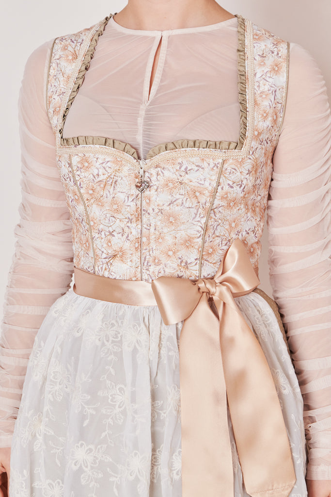  Analyzing image    dirndl-enisa-madl-krueger-beige-416267-060-0023-dquadrat_5