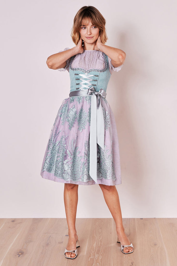  Analyzing image     dirndl-gasira-madl-krueger-tuerkis-416667-060-0055-dquadrat_10