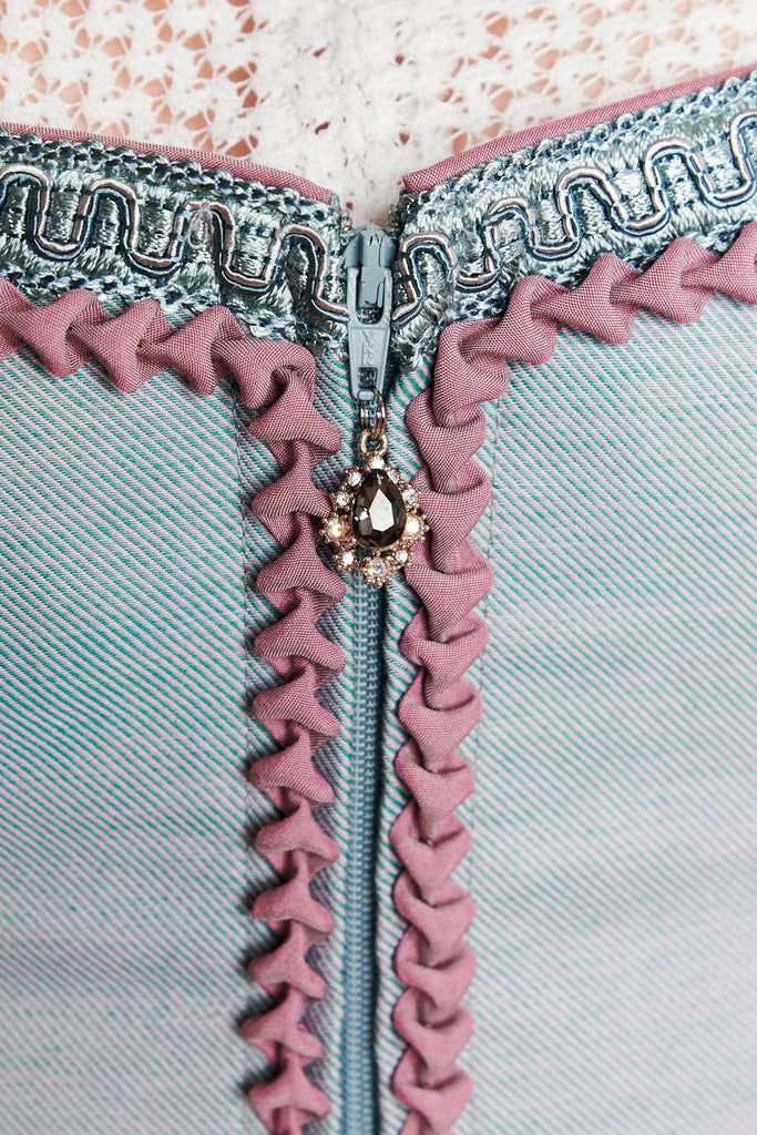 dirndl-ileana-collection-krueger-grau-rose114267-070-0533-dquadrat_7