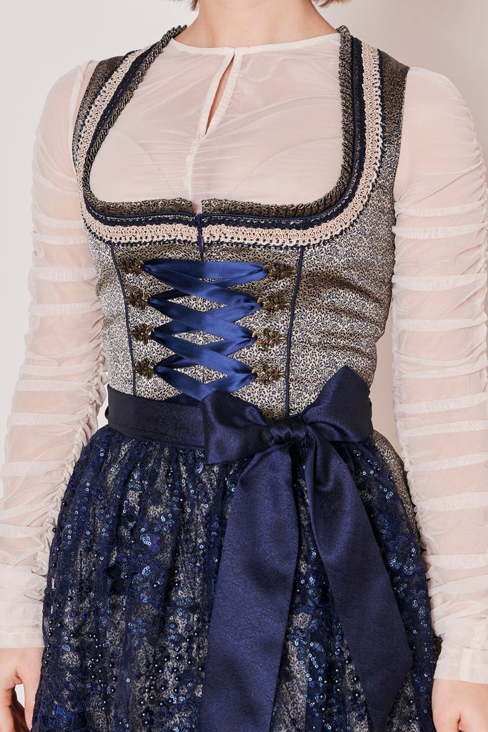 dirndl-isi-madl-krueger-blau-415367-050-0008-dquadrat_14