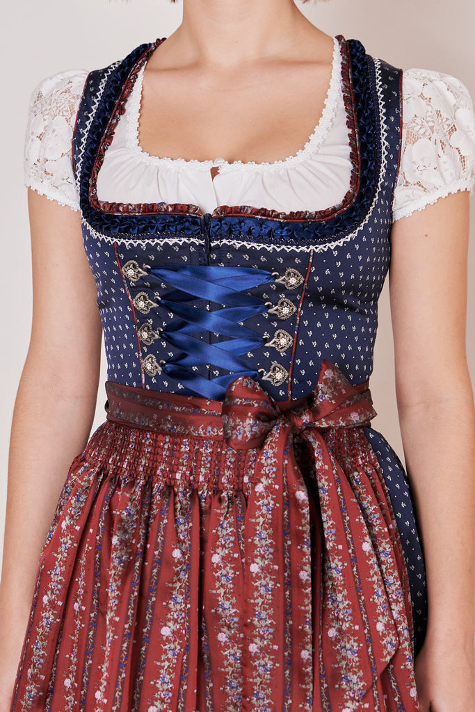 dirndl-isolde-madl-krueger-blau-411766-050-0008-dquadrat_14