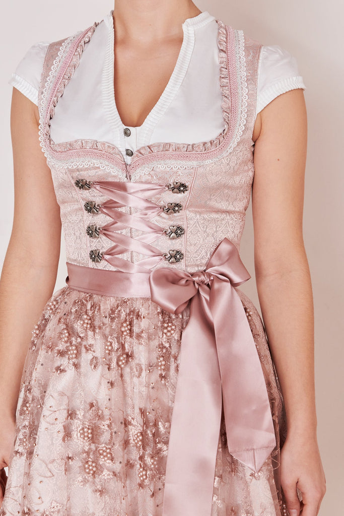  Analyzing image    dirndl-kailia-madl-krueger-hellgrau-417565-050-0043-dquadrat-neu_14