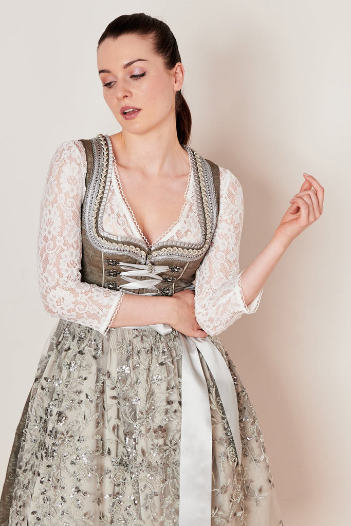 dirndl-kayla-collection-krueger-schilf-117167-060-0052-dquadrat_7