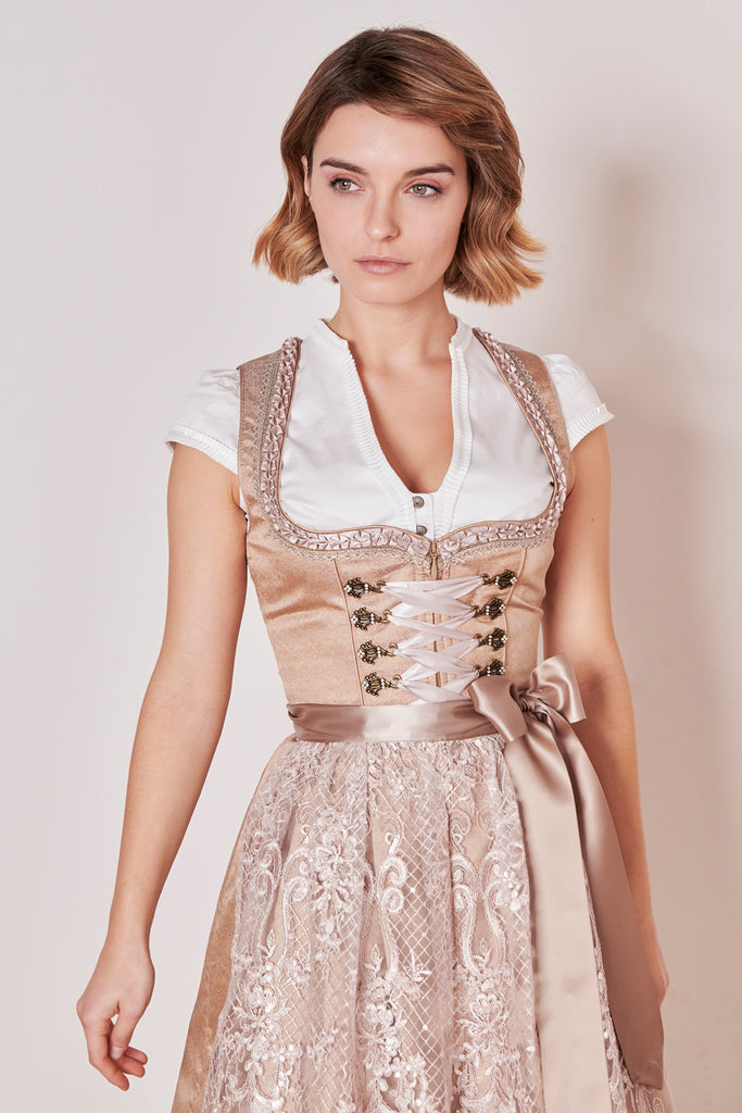  Analyzing image    dirndl-leticia-madl-krueger-natur-neu-048516-000-0015-dquadrat_11