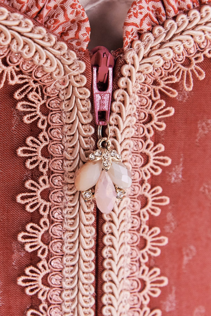 dirndl-prunella-madl-krueger-rose-417567-060-0033-dquadrat_12