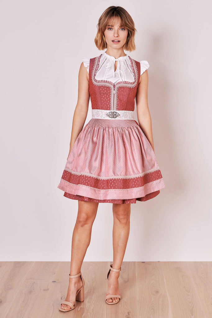  Analyzing image     dirndl-prunelle-madl-kueger-rose-417567-050-0033-dquadrat_10