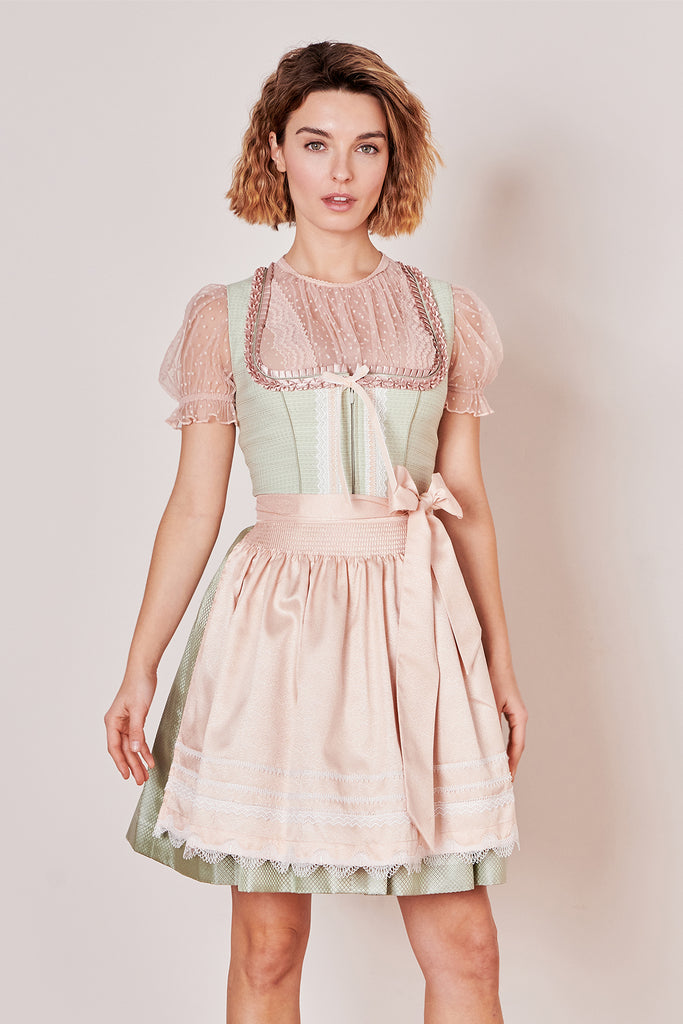 Analyzing image    dirndl-rina-madl-krueger-hellgruen-414667-050-0051-dquadrat_16