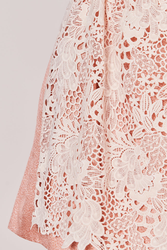 dirndl-shania-madl-krueger-apricot-416967-050-0036-dquadrat_14