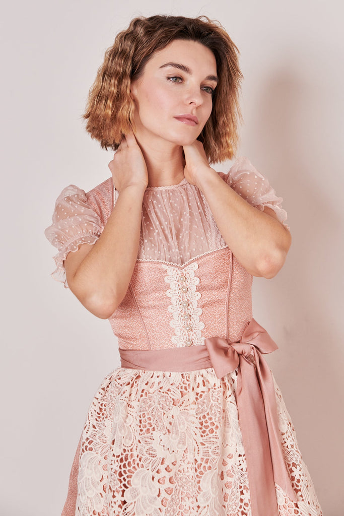 dirndl-shania-madl-krueger-apricot-416967-060-0036-dquadrat_11