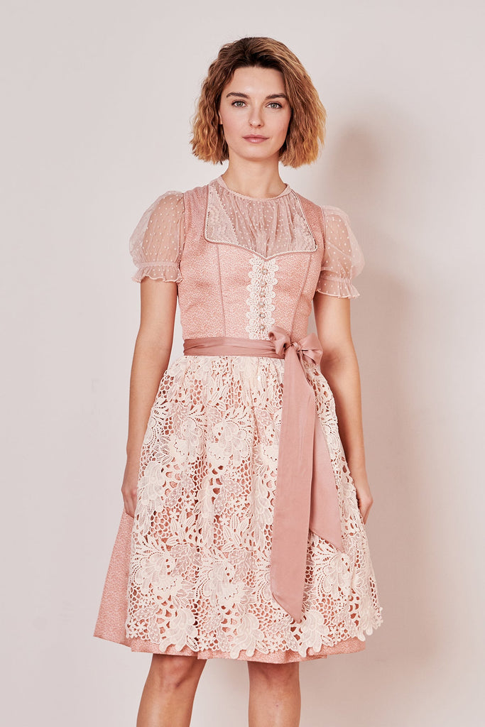 dirndl-shania-madl-krueger-apricot-416967-060-0036-dquadrat_17