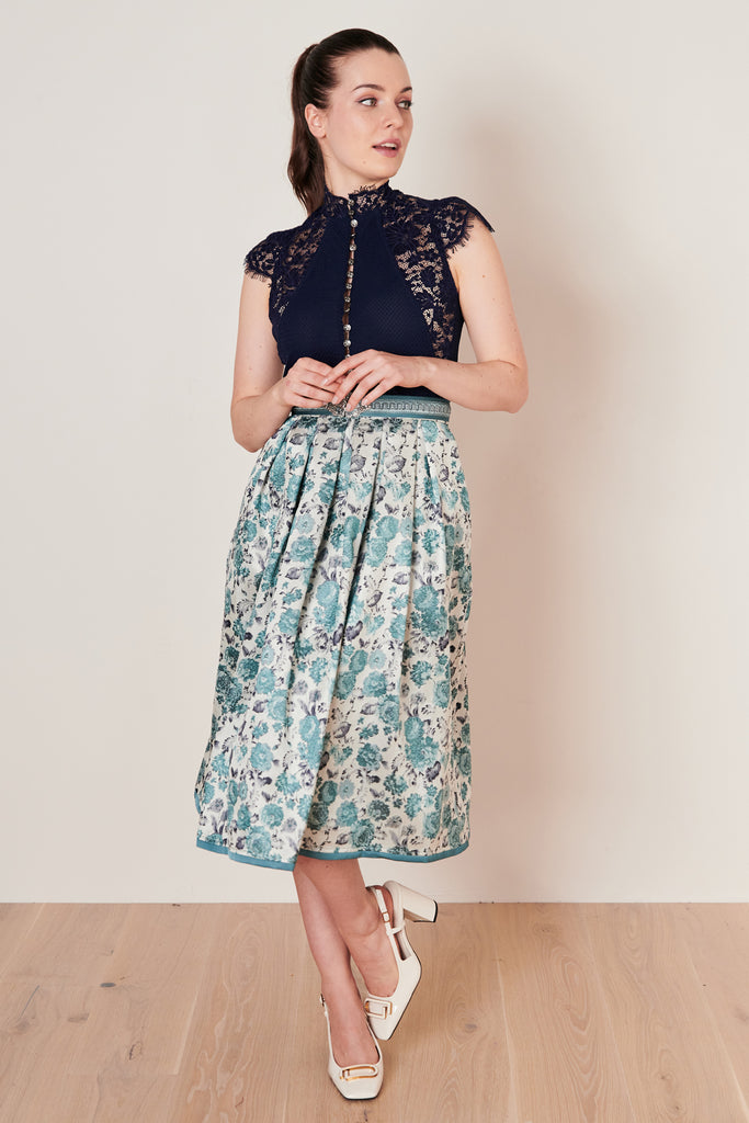  Analyzing image    trachtenrock-judy-collection-krueger-tuerkis-266167-070-0055-dquadrat_2