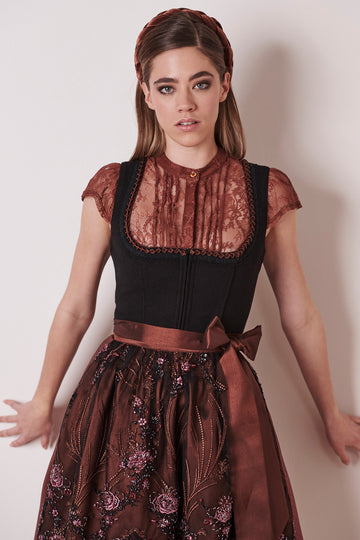 Schwarzes Dirndl mit Brauner Spitzenschürze