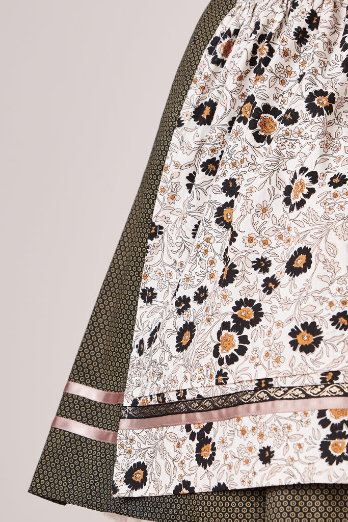 rueger-madl-dirndl-bunt-dquadrat