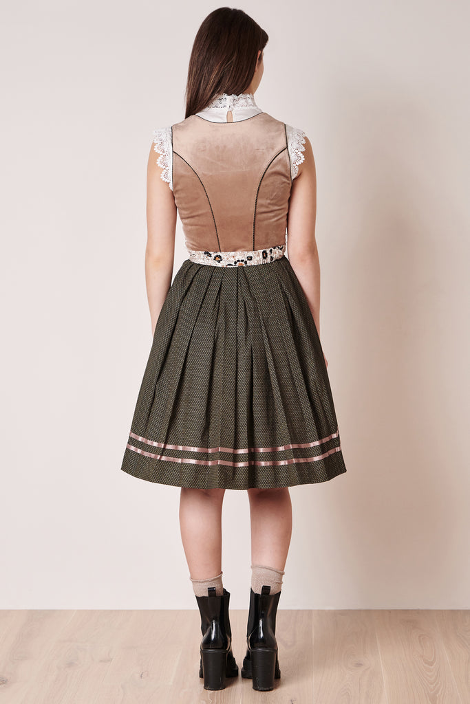 krueger-madl-dirndl-bunt-dquadrat